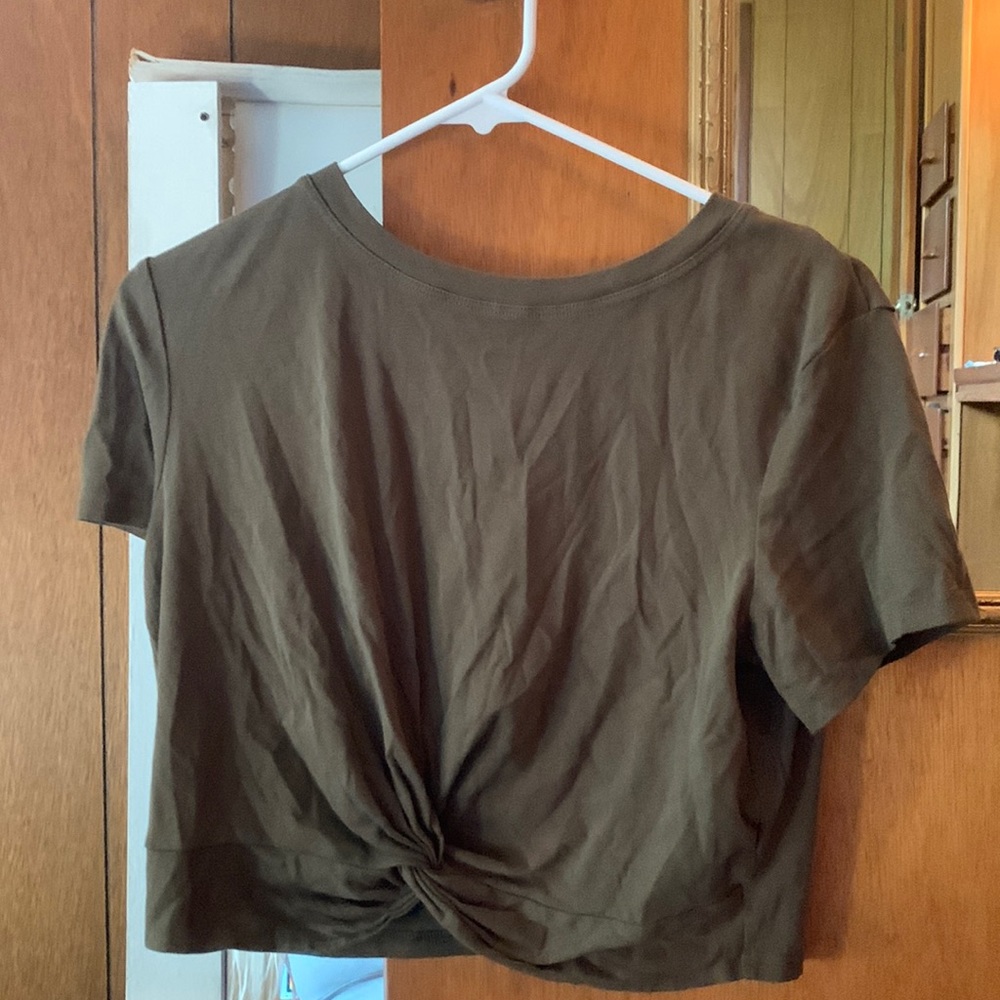 Cropped tee